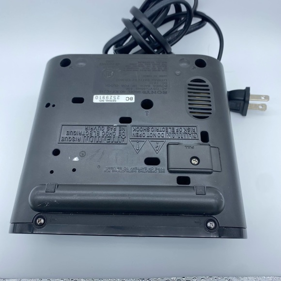 Sony Dream Machine Model No. ICF-C218 Alarm Clock Radio - Picture 6 of 6